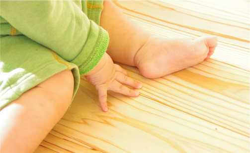 天然本来の美しさや風合い、肌触りが魅力の化学物質を使用しない無垢材。